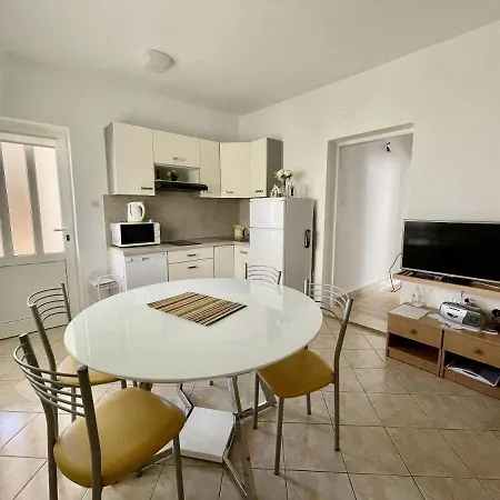 Apartments Veli Rat Appartement *