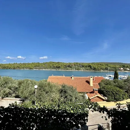 Apartments Veli Rat Appartement *